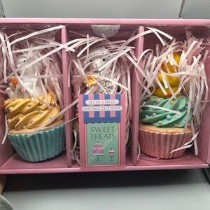 Sweet Treats Frosted Easter Cupcakes Set With Bunny Lamb and Chick On Top NEW